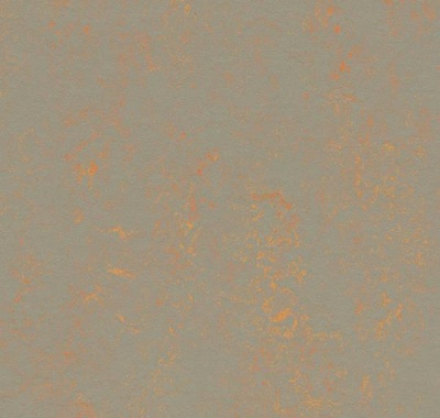 83712